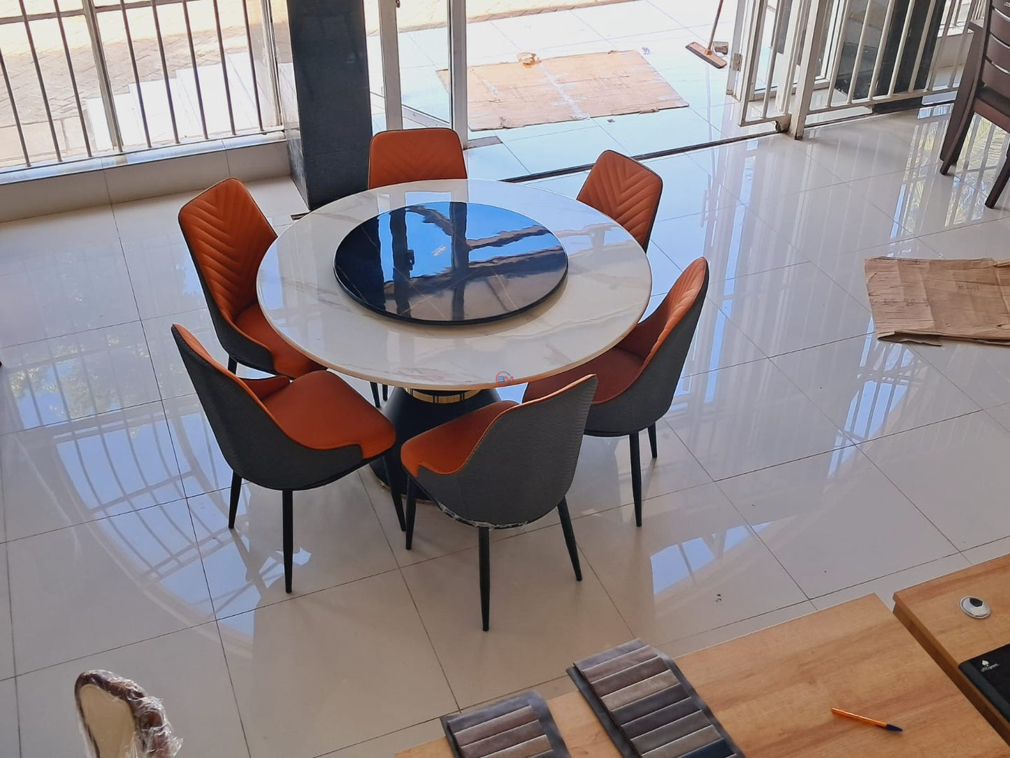 Round 6-Seater Dining Table Set with Rotating Center