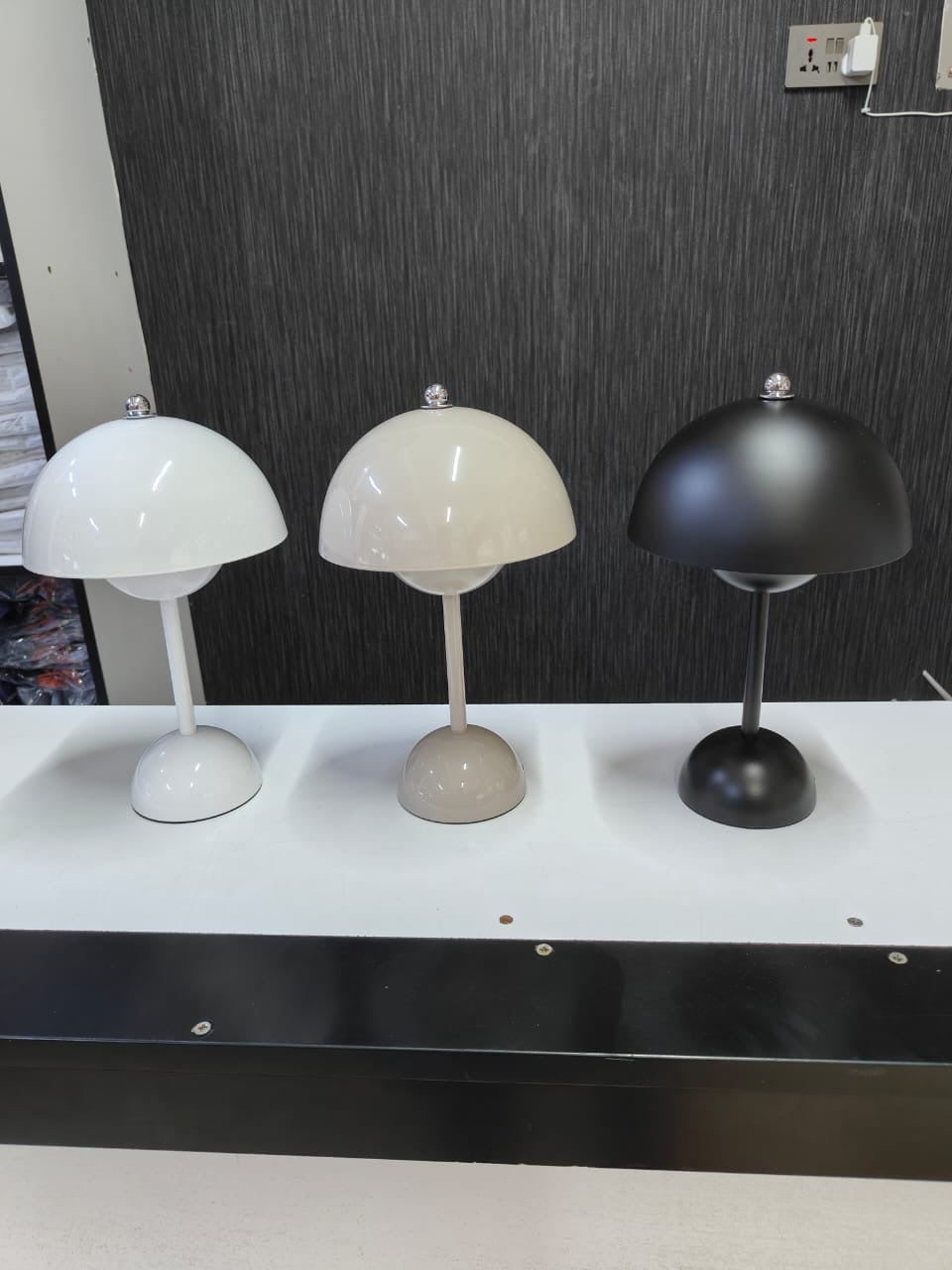 Rechargable table lamp - Enkaji Households